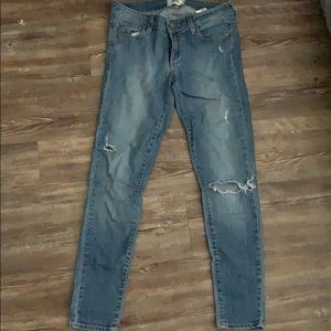 Paige Distressed Verdugo Ankle Jeans size 27